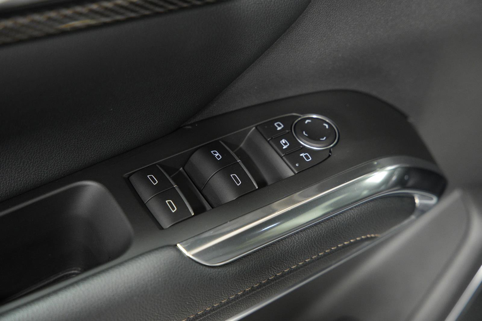 Used 2025 Chevrolet Traverse High Country w/ LPO, Floor Liner Package image 28