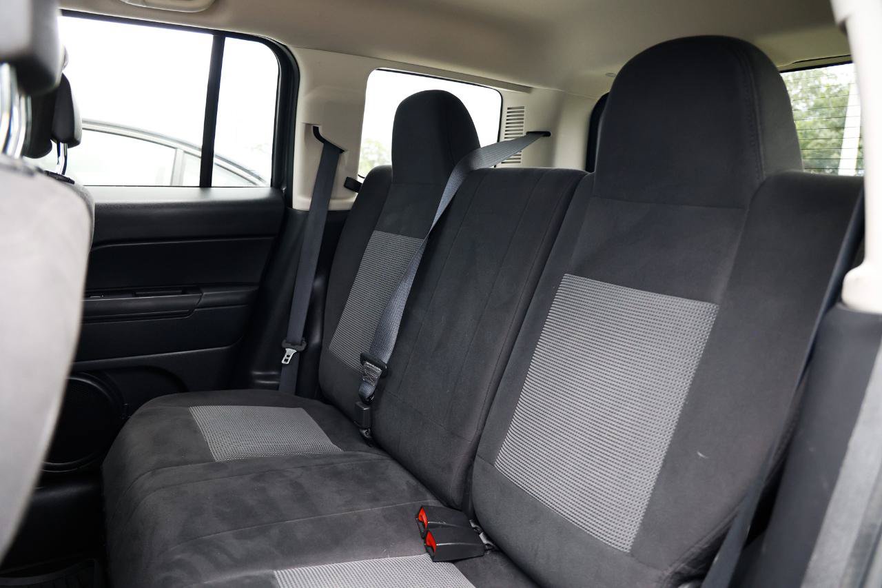 Used 2016 Jeep Patriot Latitude AWD/4WD image 8