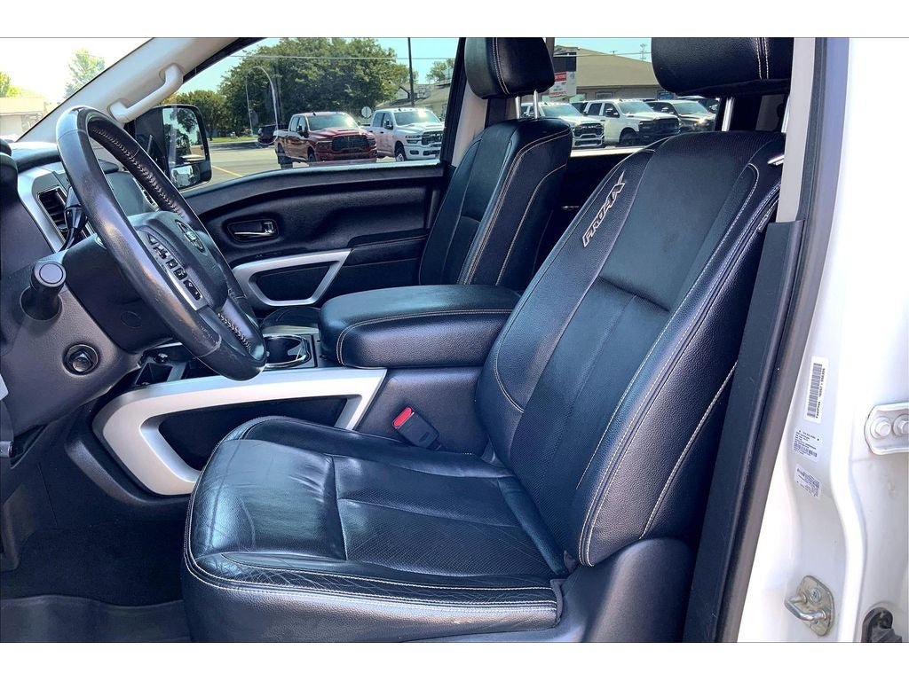 Used 2018 Nissan Titan PRO-4X w/ Pro-4x Convenience Package AWD/4WD image 26