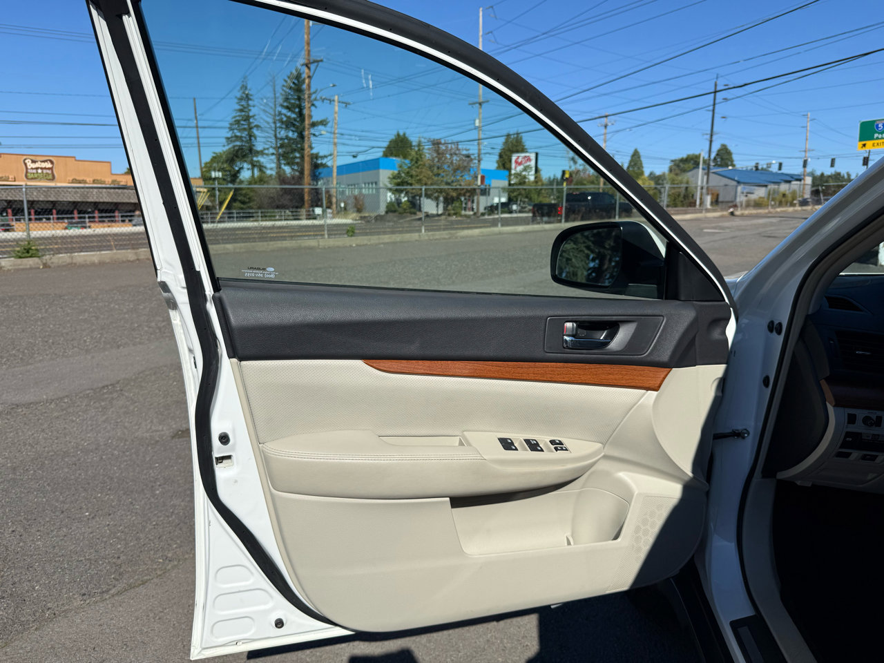 Used 2014 Subaru Outback 2.5i Limited w/ Moonroof Package image 11
