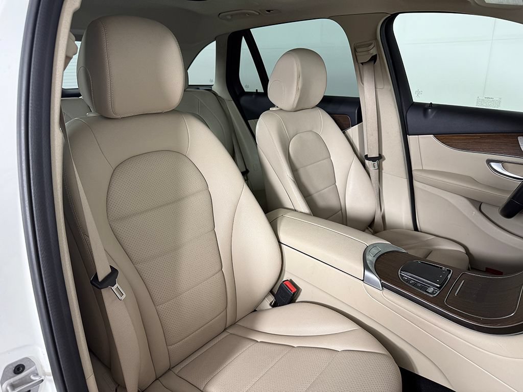 Used 2022 Mercedes-Benz GLC 300 4MATIC image 26