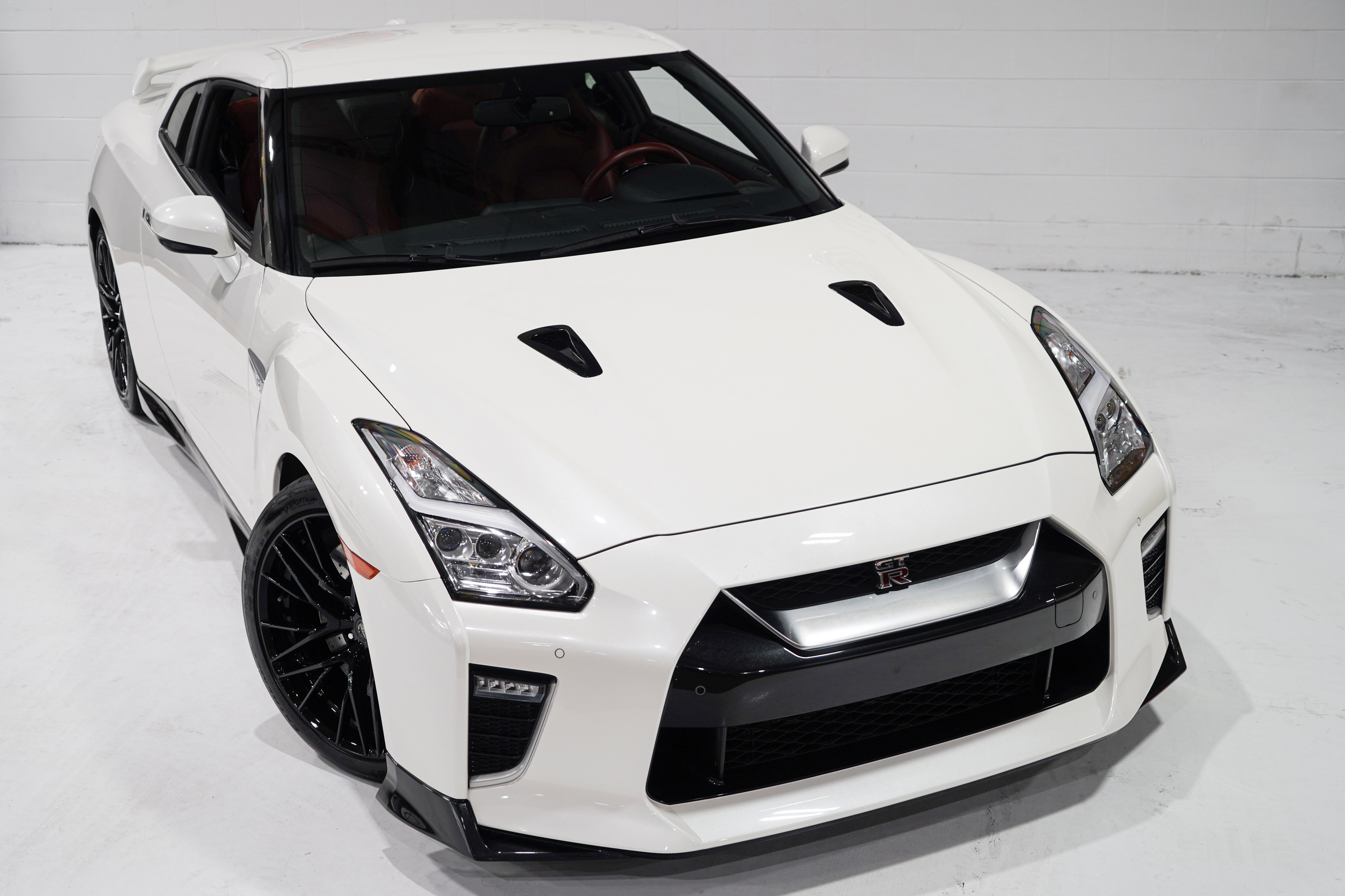 Used 2021 Nissan GT-R Premium AWD/4WD image 26