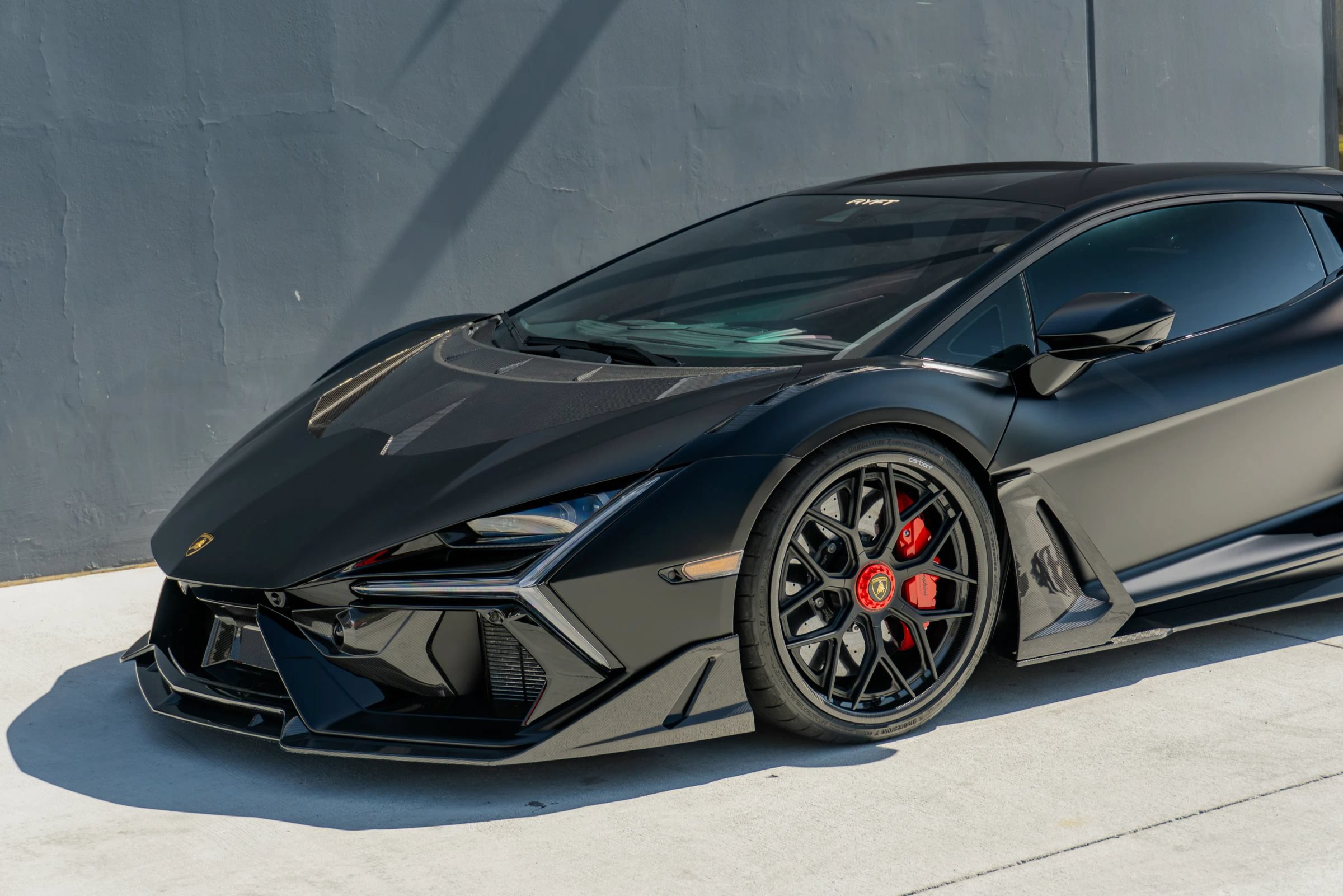 Used 2025 Lamborghini Revuelto AWD/4WD image 18