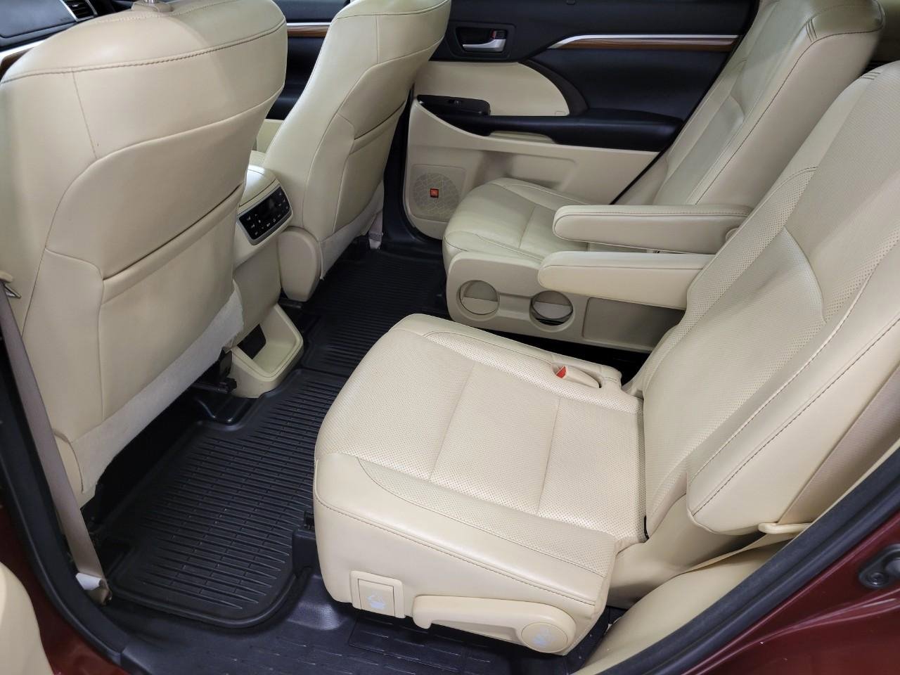 Used 2017 Toyota Highlander Limited Platinum w/ Carpet Mat Package AWD/4WD image 22