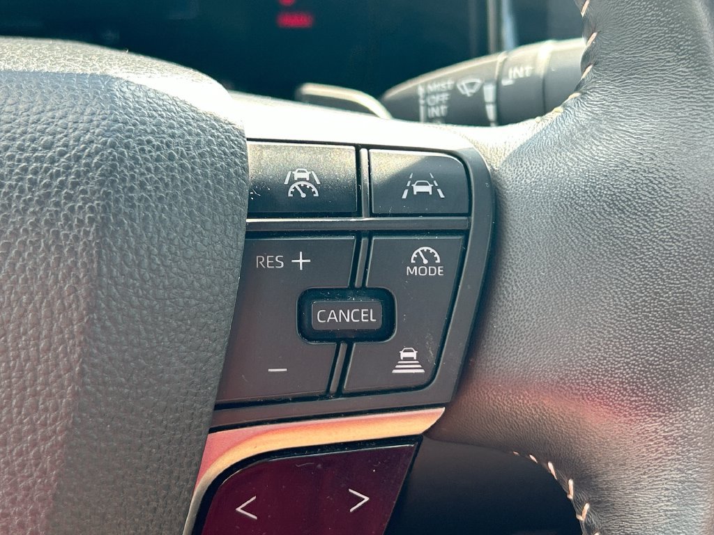 Used 2025 Toyota Camry SE FWD image 18