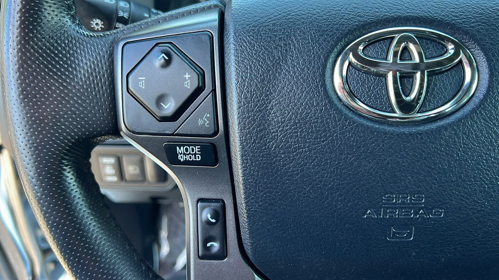Used 2019 Toyota Tacoma TRD Sport w/ Technology Package AWD/4WD image 19