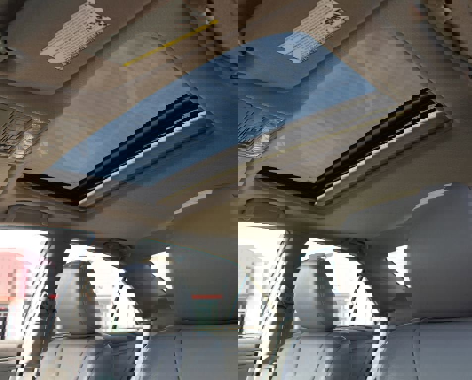 Used 2011 Toyota Camry XLE image 6