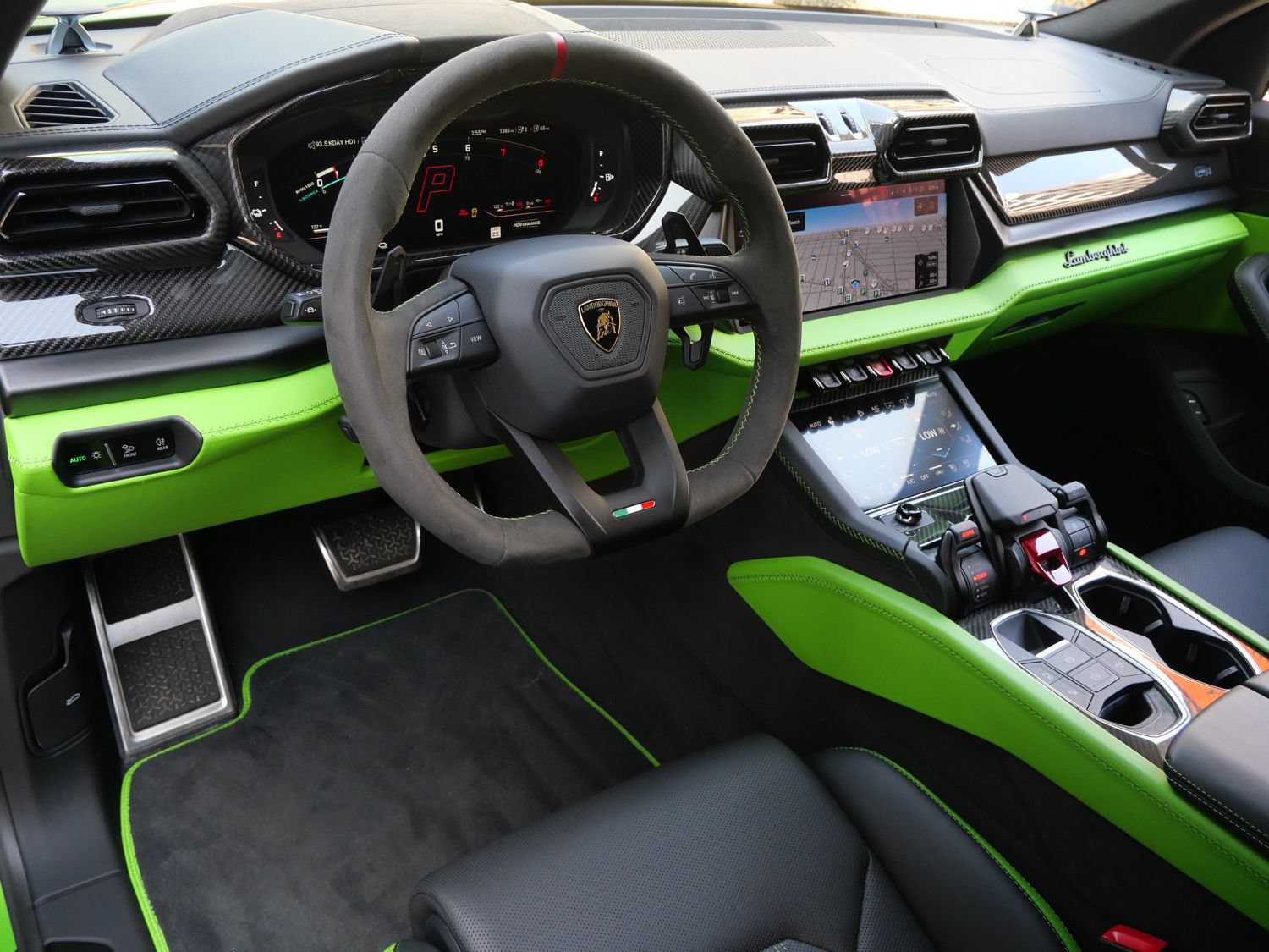 Used 2026 Lamborghini Urus S AWD/4WD image 15