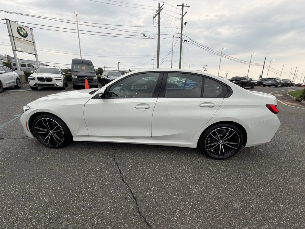 Used 2023 BMW 330i xDrive Sedan w/ M Sport Package AWD/4WD image 11