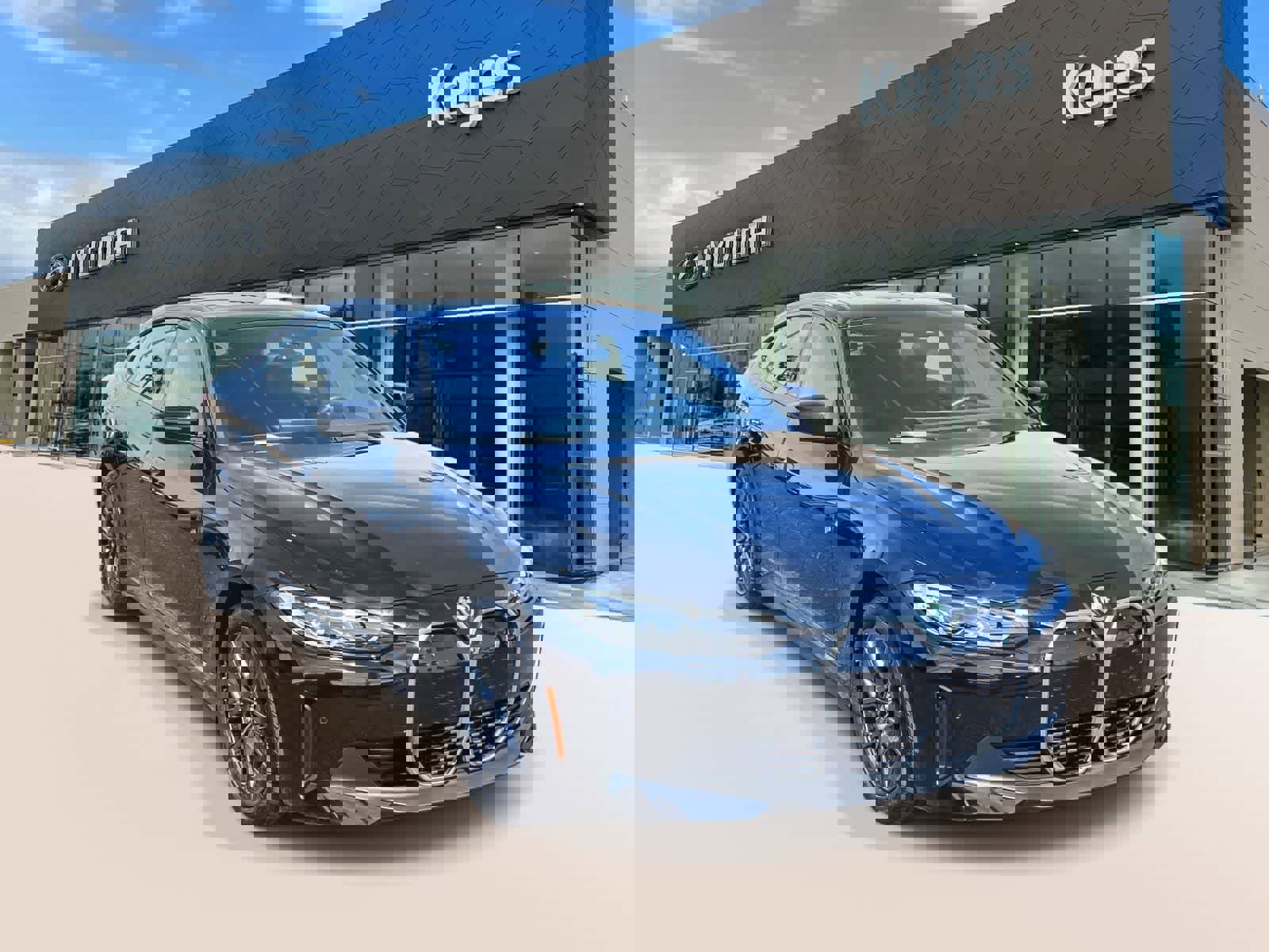 Used 2023 BMW i4 eDrive35 w/ Premium Package image 3