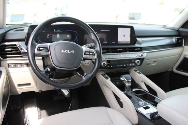 Used 2025 Kia Telluride S FWD image 13