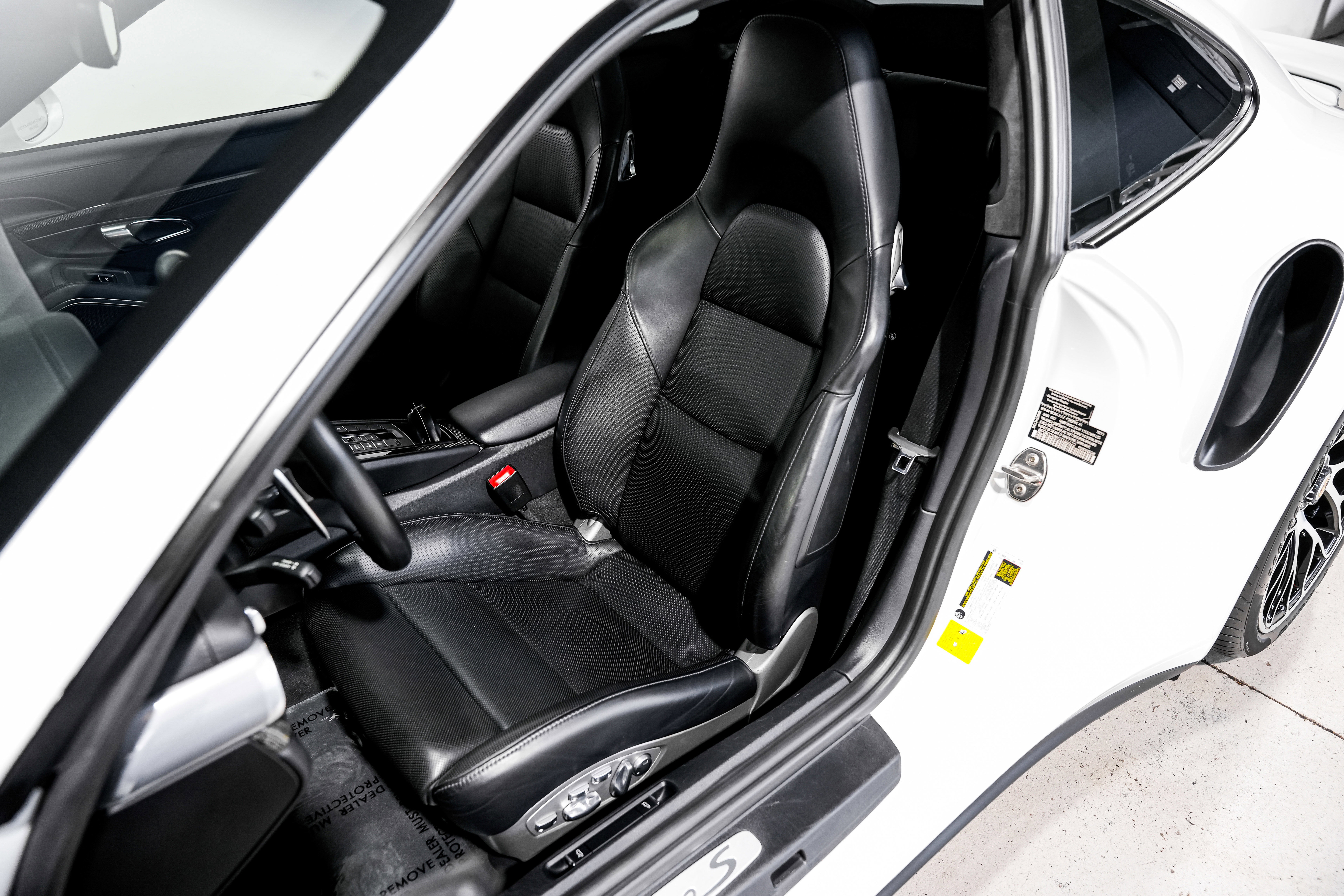 Used 2016 Porsche 911 Turbo S image 20