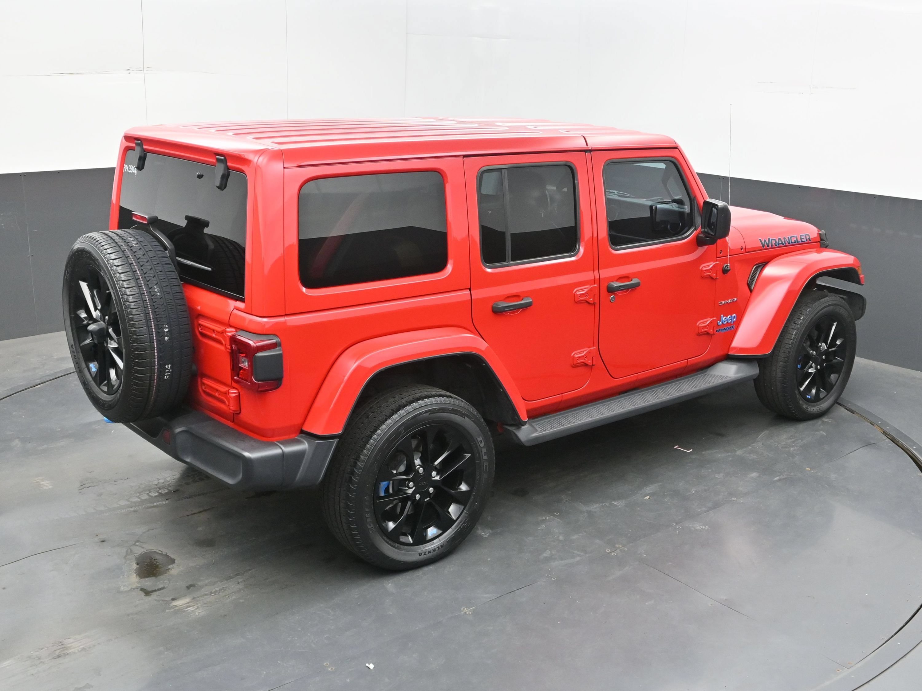 Used 2022 Jeep Wrangler Unlimited Sahara w/ Cold Weather Group AWD/4WD image 38