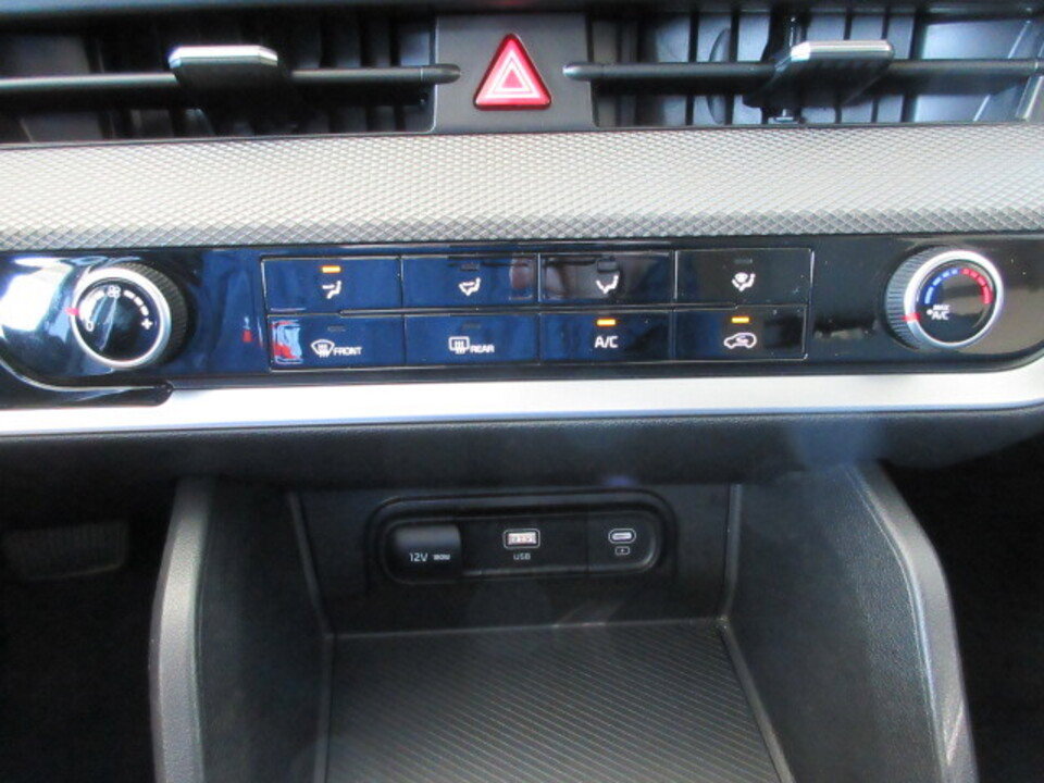 Used 2024 Kia Sportage LX image 15