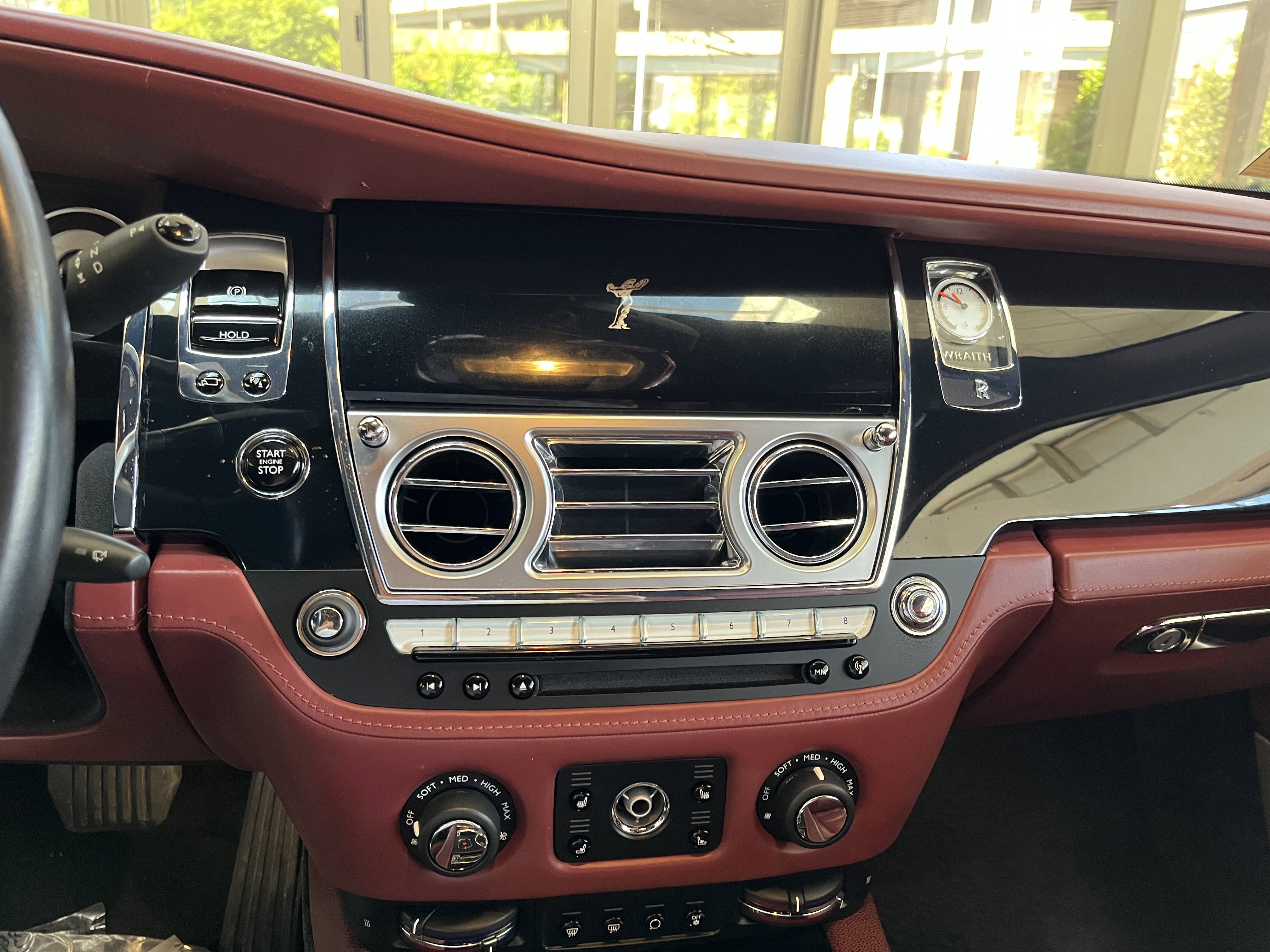 Used 2015 Rolls-Royce Wraith RWD image 12