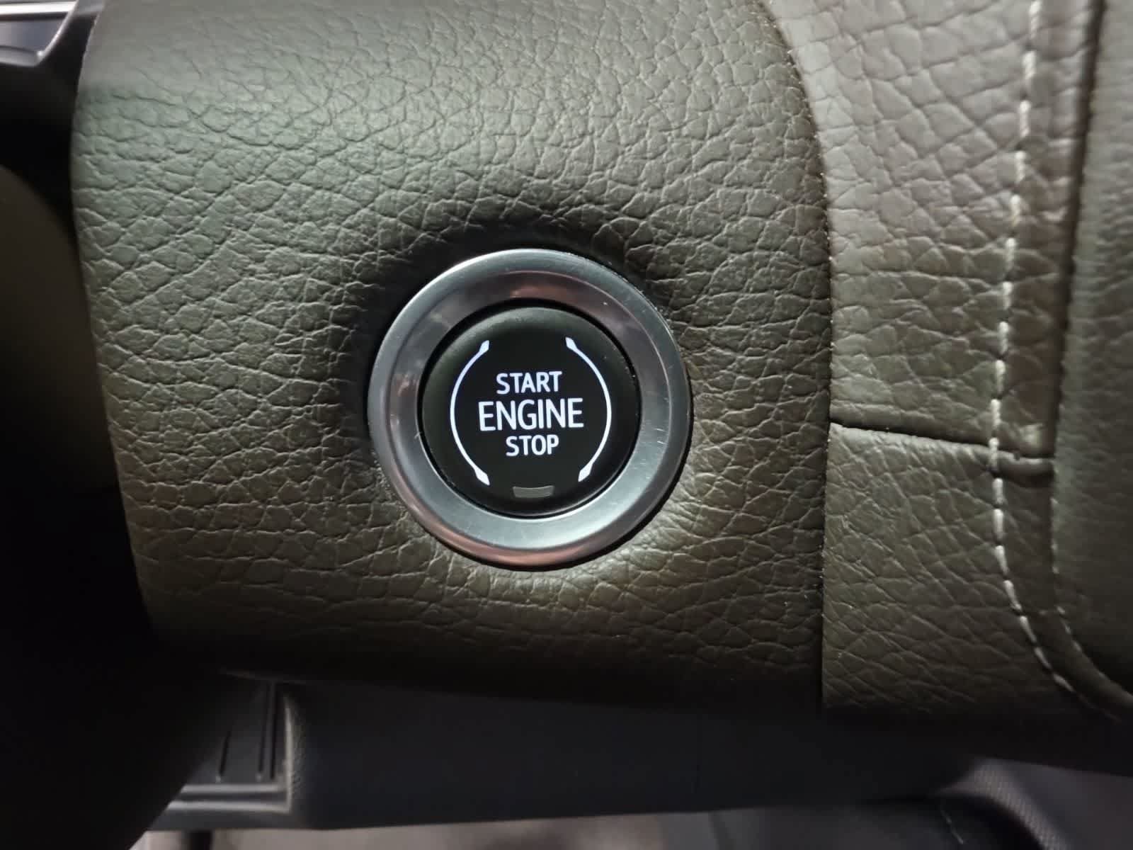 Used 2023 GMC Yukon XL Denali AWD/4WD image 26
