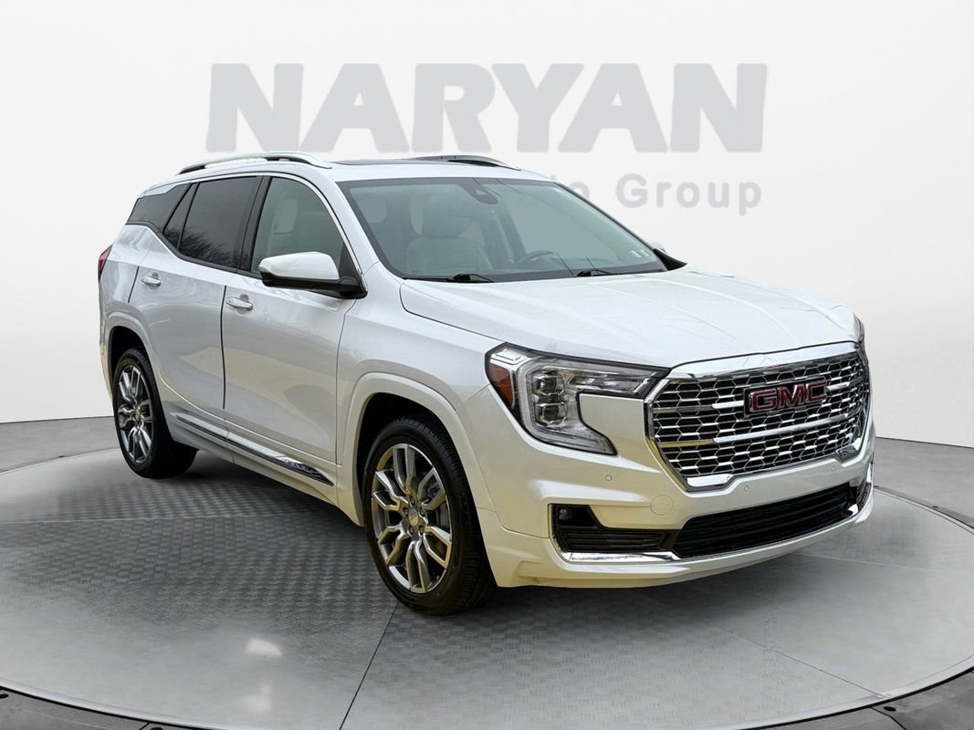 Used 2022 GMC Terrain Denali w/ LPO, Floor Liner Package image 1