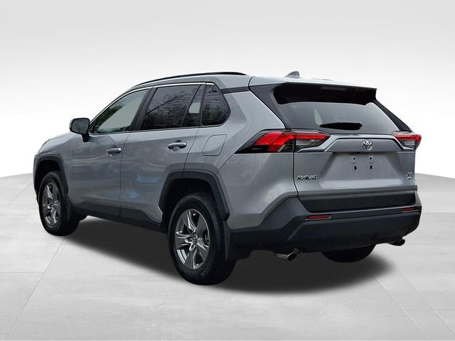 Used 2024 Toyota RAV4 XLE w/ Convenience Package image 4