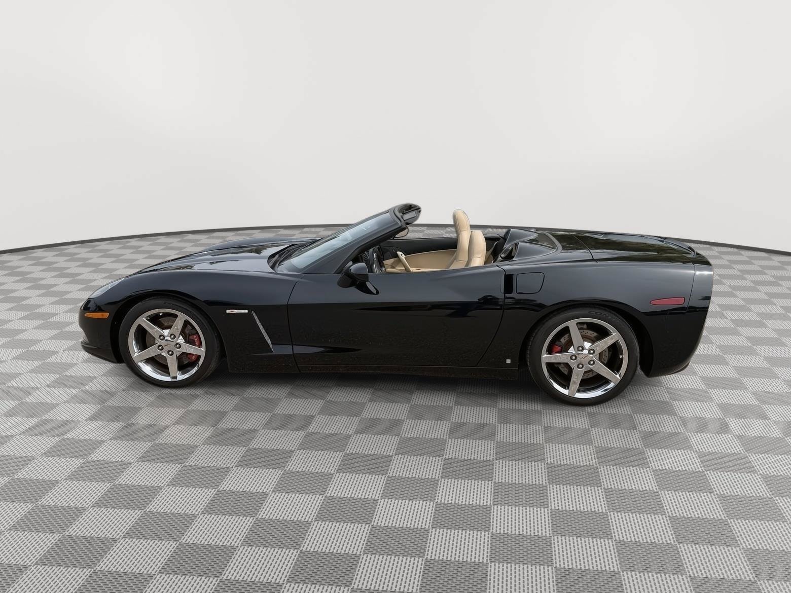 Used 2007 Chevrolet Corvette Convertible w/ Preferred Equipment Group RWD image 13