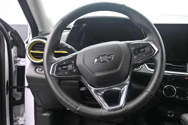 Used 2025 Chevrolet Trax ACTIV FWD image 27