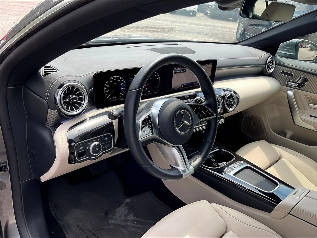Certified 2025 Mercedes-Benz CLA 250 w/ Exclusive Package image 4
