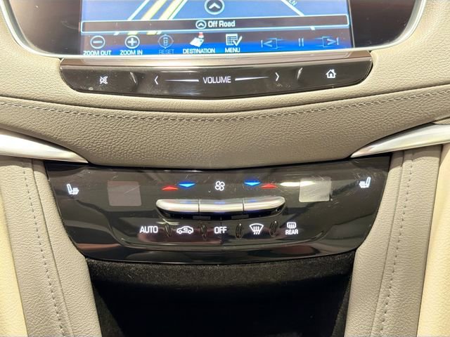 Certified 2018 Cadillac XT5 Luxury w/ Driver Awareness Package AWD/4WD image 14