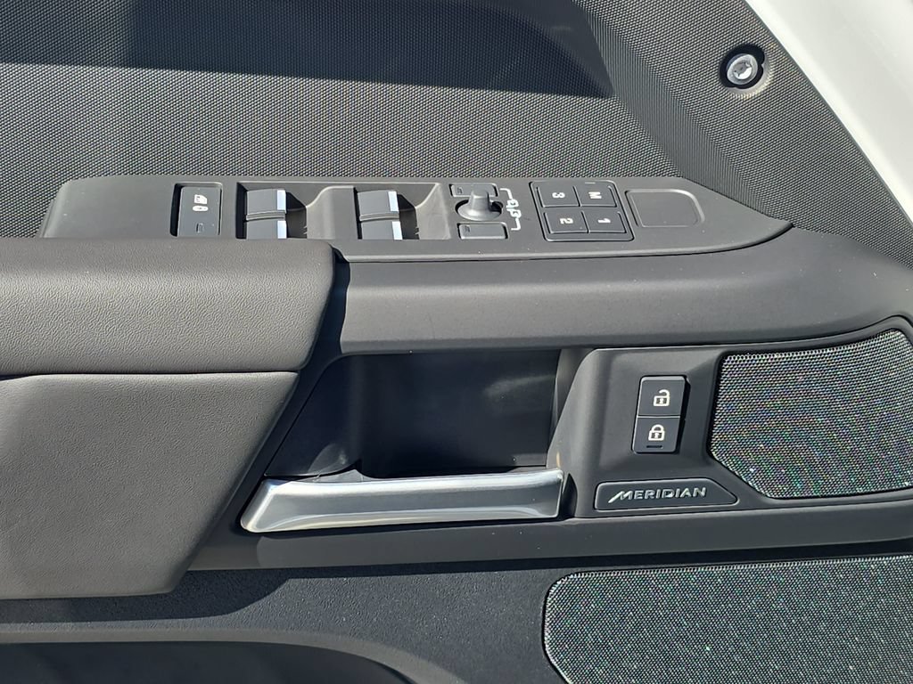 New 2026 Land Rover Defender 110 S AWD/4WD image 28