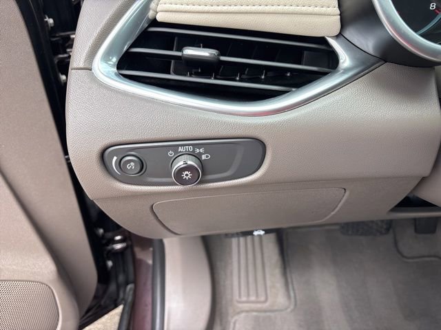 Used 2020 Chevrolet Malibu LT w/ Leather Package FWD image 18