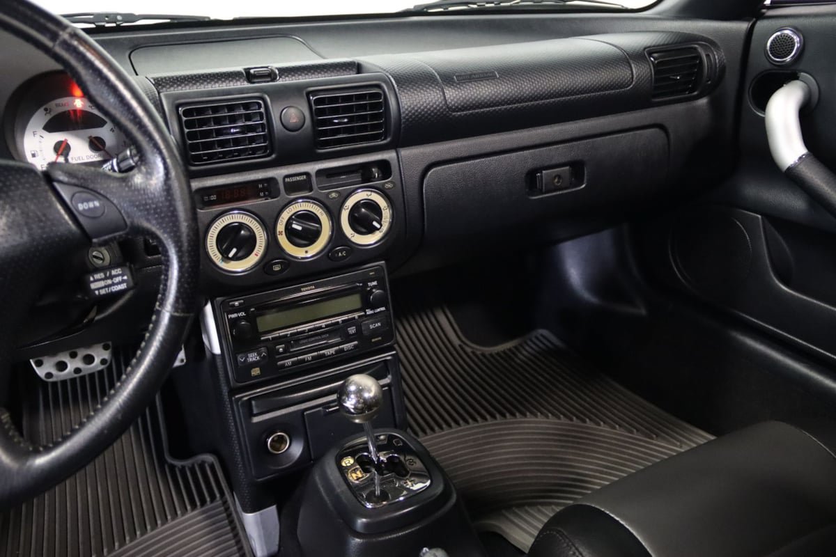 Used 2004 Toyota MR2 RWD image 48