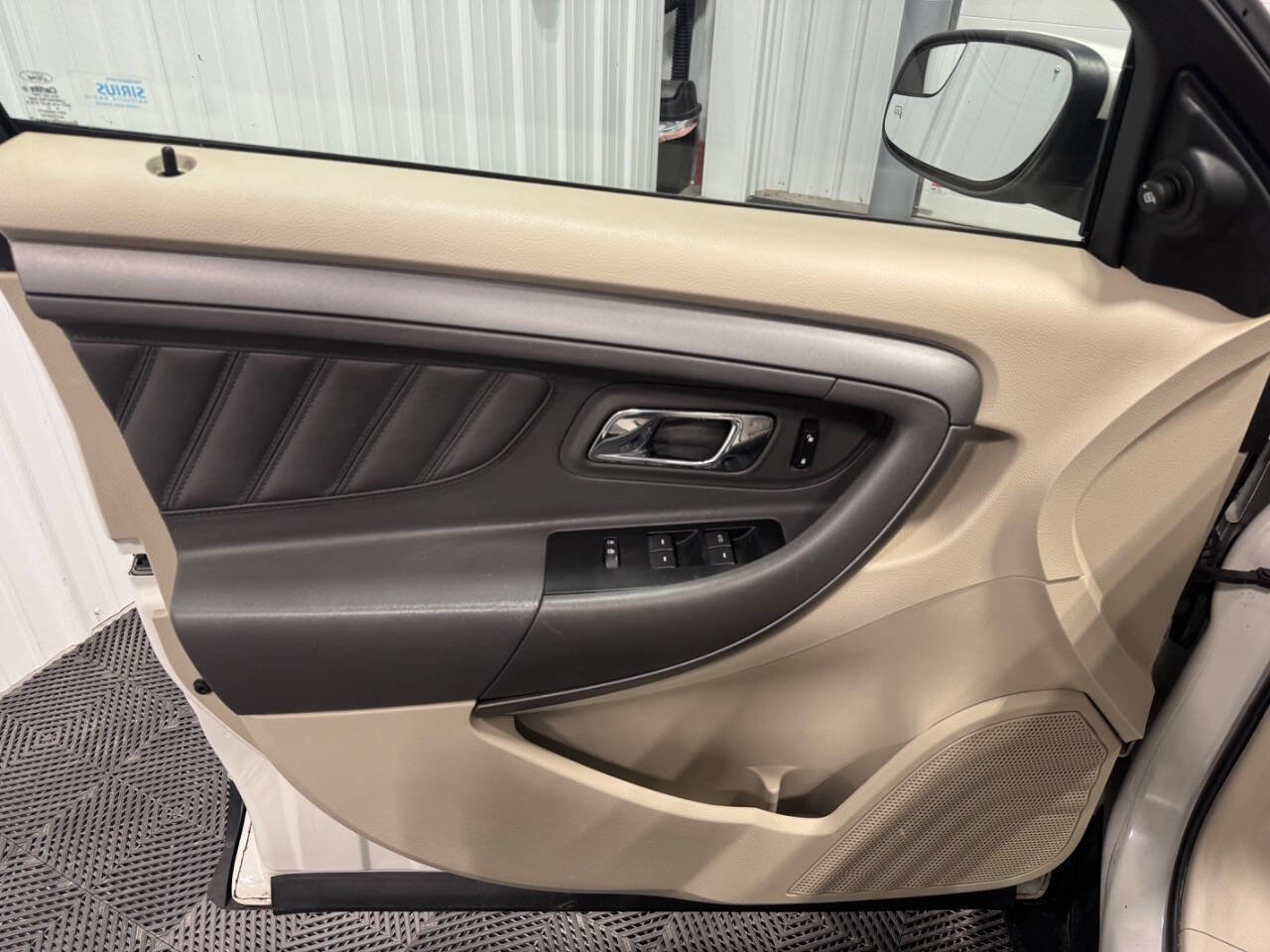 Used 2012 Ford Taurus SEL image 6
