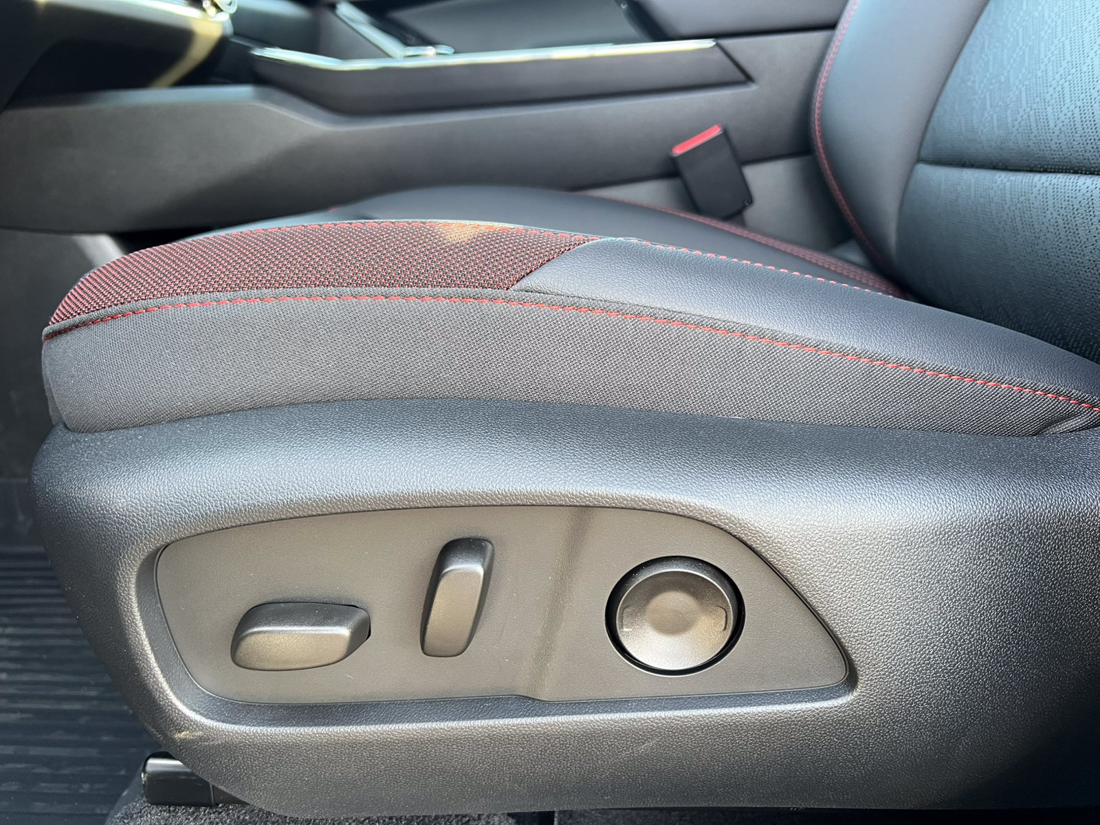 New 2027 Chevrolet Equinox RS w/ Safety and Technology Package AWD/4WD image 10