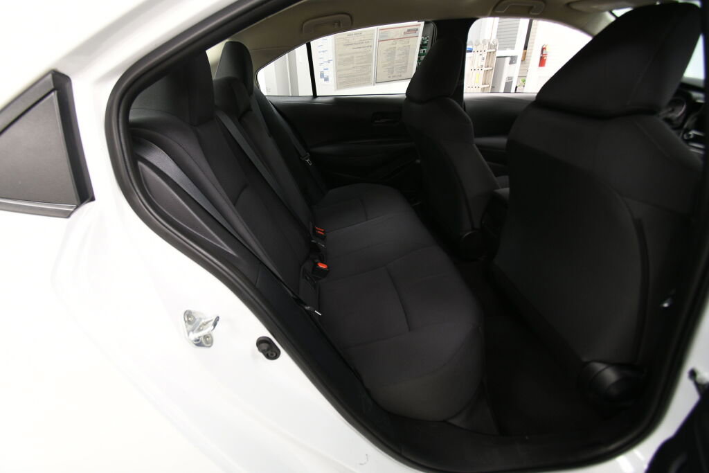 Used 2022 Toyota Corolla LE image 33