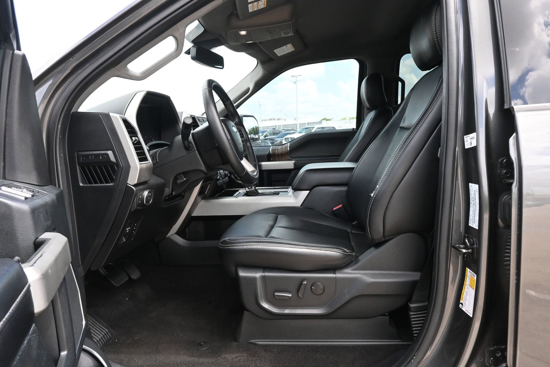 Used 2020 Ford F150 Lariat w/ Equipment Group 501A Mid RWD image 18