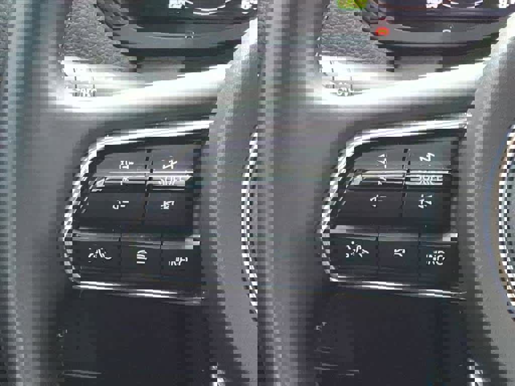 Used 2024 MAZDA CX-90 Plug-In Hybrid w/ Premium Pkg image 9