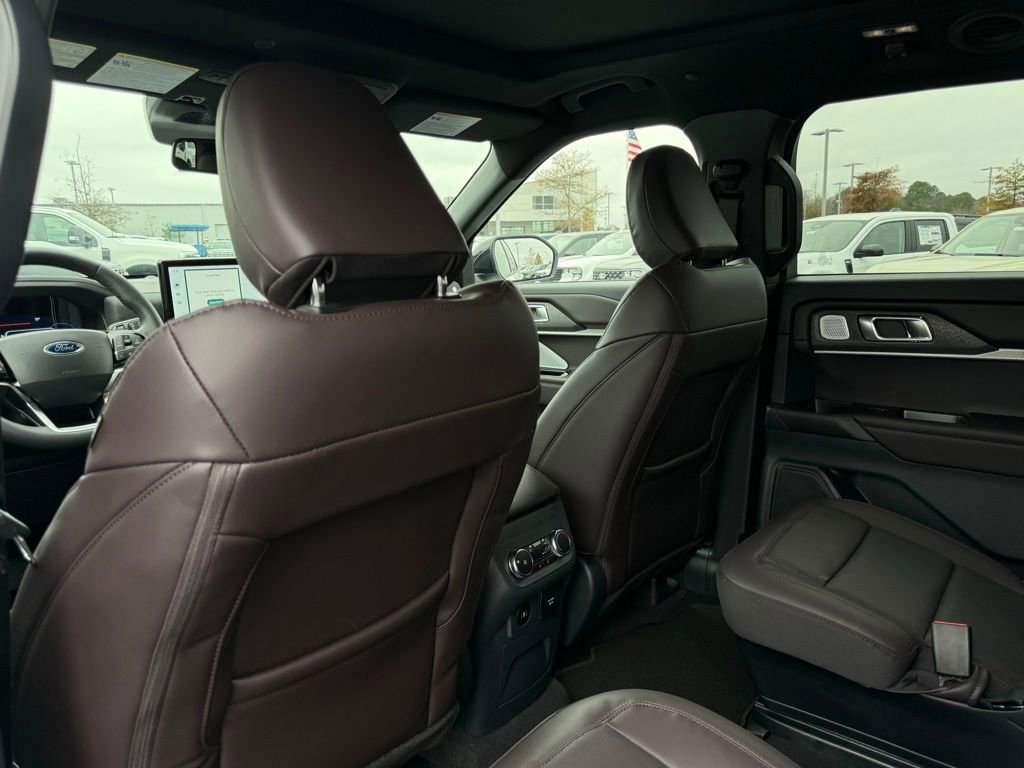 New 2026 Ford Explorer Platinum RWD image 25