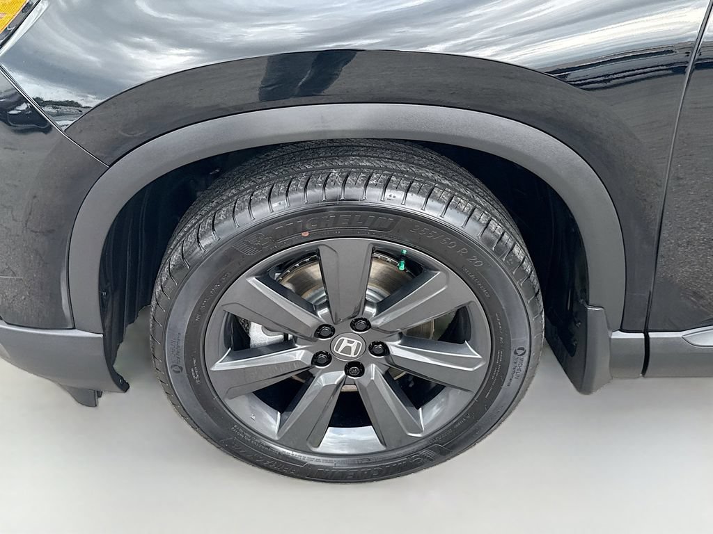 Used 2025 Honda Pilot Sport image 36
