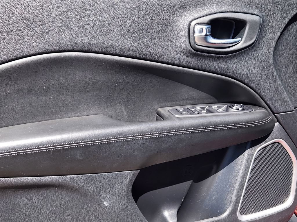 Used 2021 Jeep Compass Latitude FWD image 19