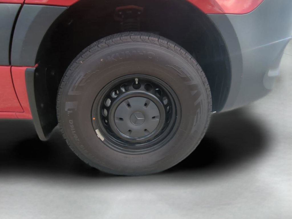 Used 2024 Mercedes-Benz Sprinter 2500 image 26