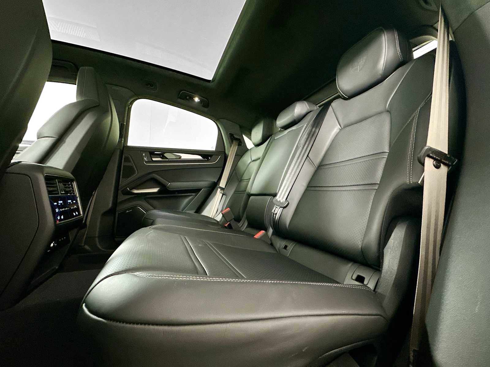 New 2025 Porsche Cayenne Turbo image 23