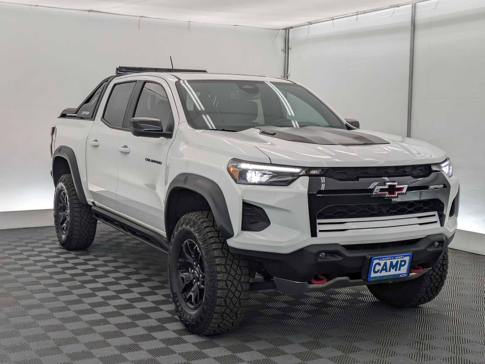 Used 2025 Chevrolet Colorado ZR2 w/ Midnight Edition AWD/4WD image 8