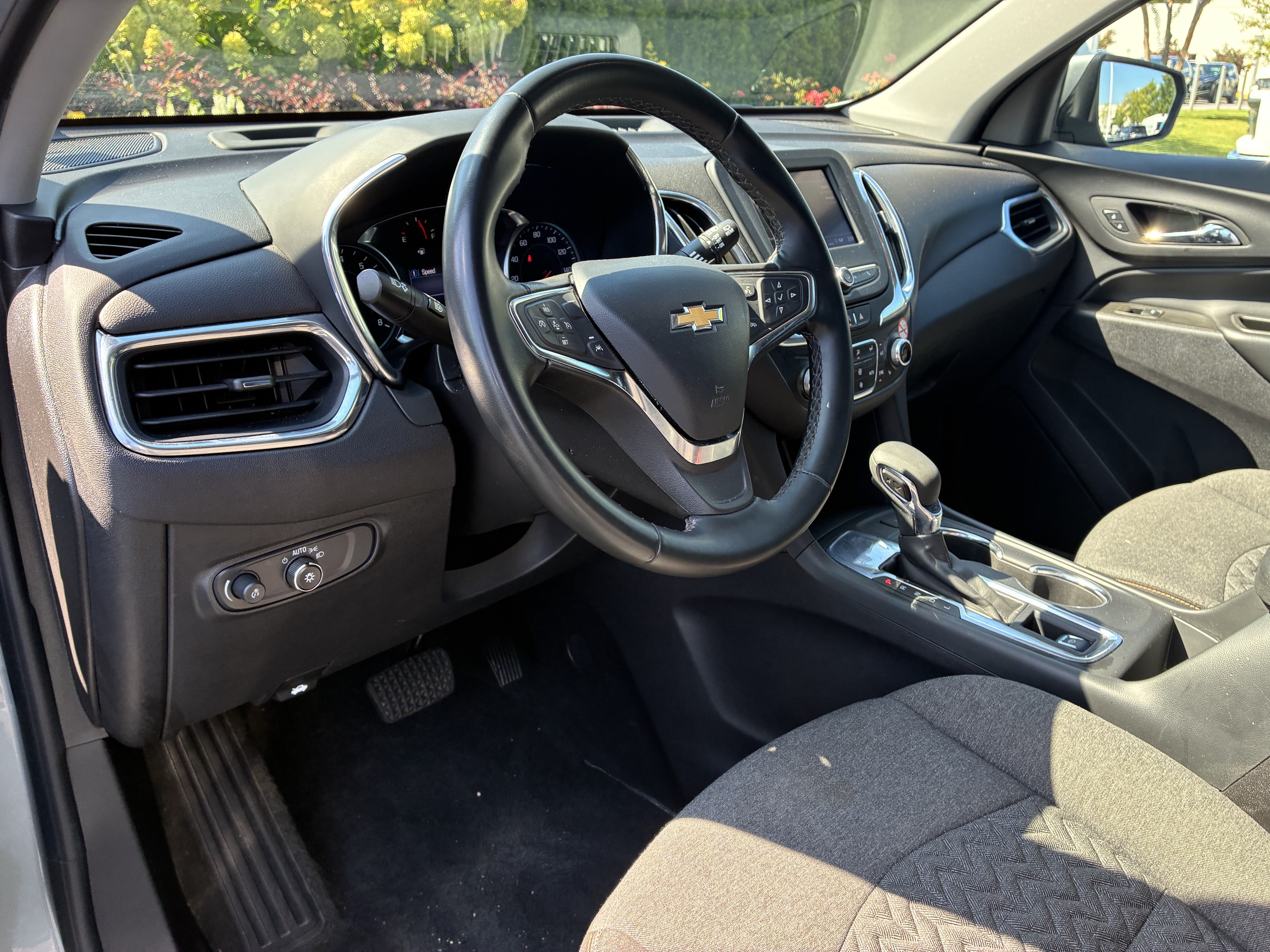 Used 2024 Chevrolet Equinox LT FWD image 23