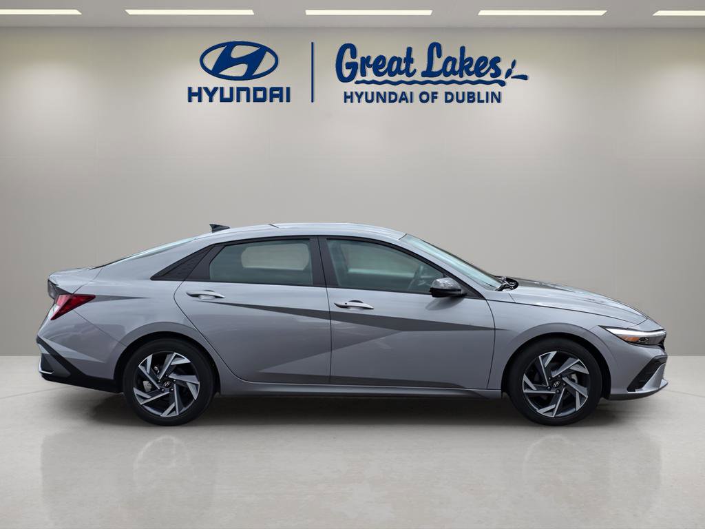 Certified 2025 Hyundai Elantra Sport FWD image 6