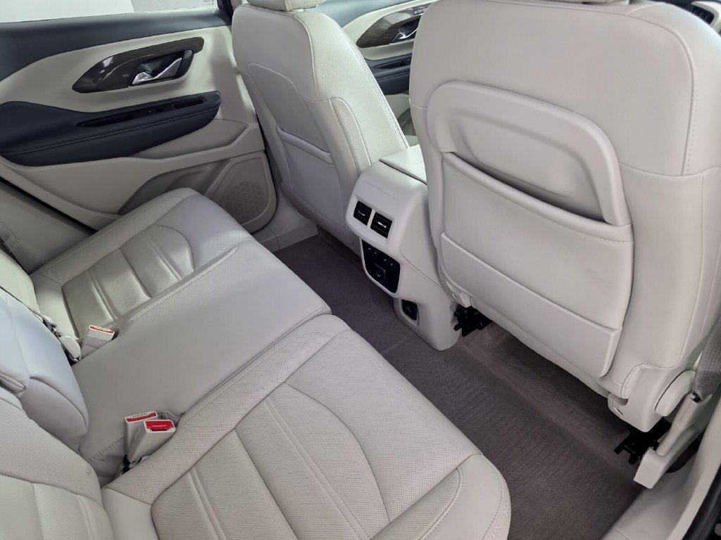 Used 2024 GMC Terrain Denali w/ Denali Premium Package AWD/4WD image 30