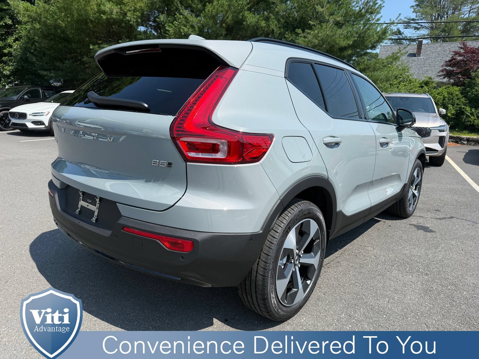 New 2026 Volvo XC40 B5 Plus w/ Protection Package Premier AWD/4WD image 8