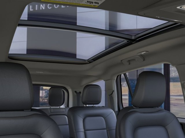 New 2026 Lincoln Aviator AWD w/ Jet Appearance Package image 24