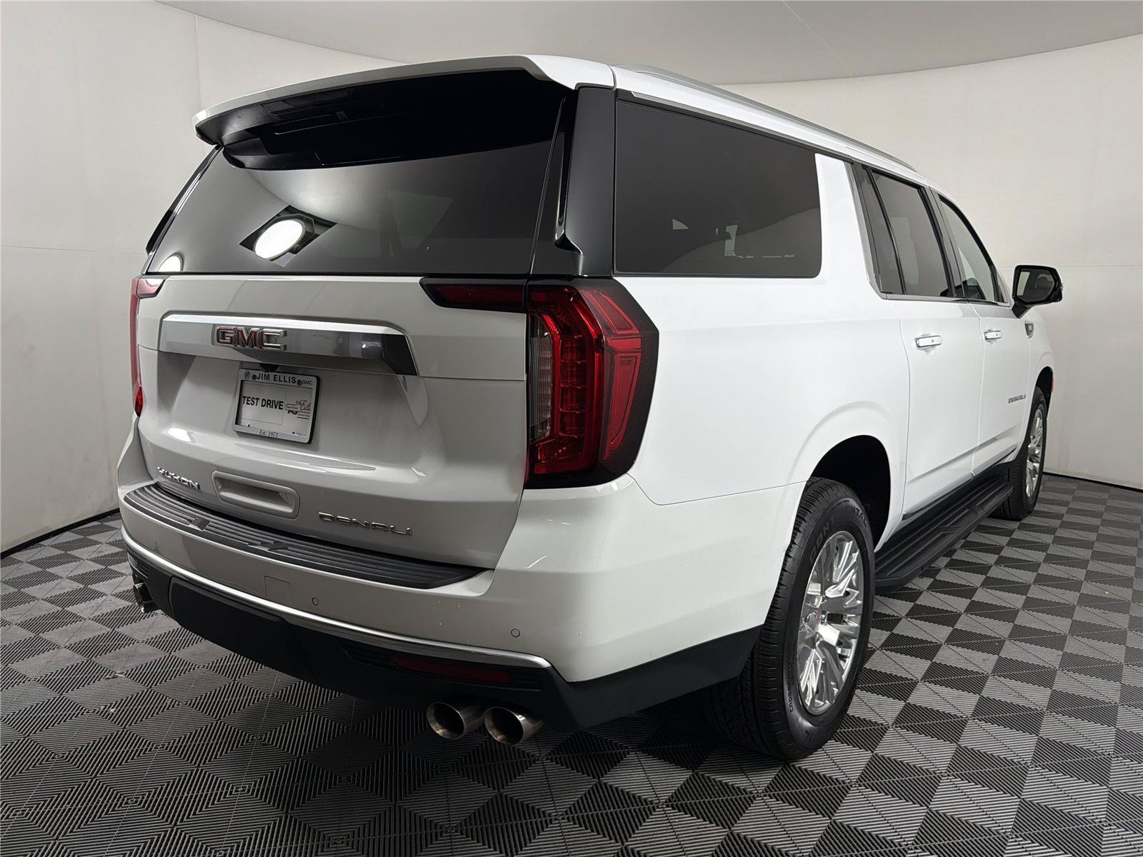 Certified 2024 GMC Yukon XL Denali RWD image 6