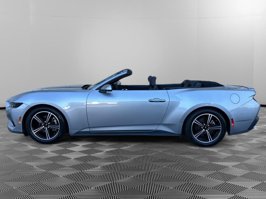 Used 2025 Ford Mustang Premium RWD image 7