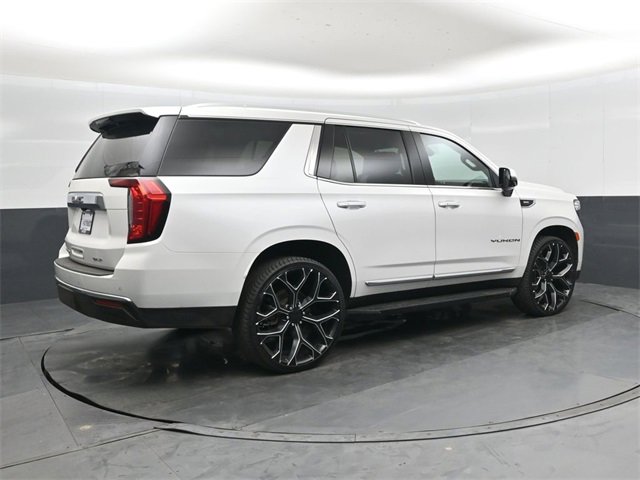Used 2022 GMC Yukon SLT w/ SLT Luxury Package image 4