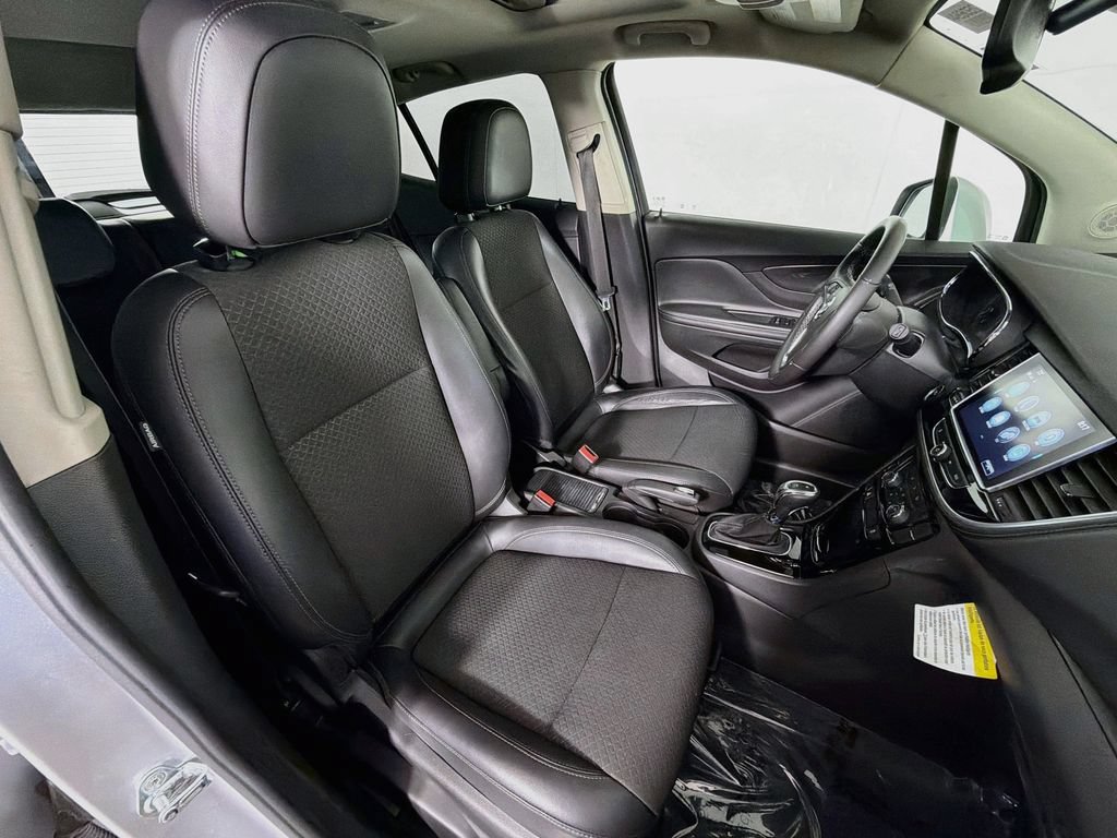 Used 2019 Buick Encore Sport Touring FWD image 27