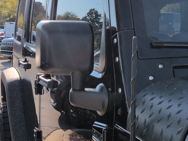 Used 2015 Jeep Wrangler Unlimited Rubicon AWD/4WD image 11